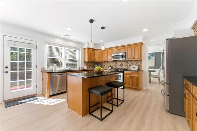 5474 Oxford Chase Way, Atlanta, GA 30338