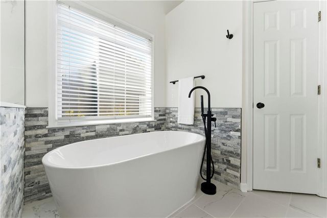 5474 Oxford Chase Way, Atlanta, GA 30338