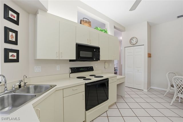 7680 Oleander Gate DR J202, Naples, FL 34109