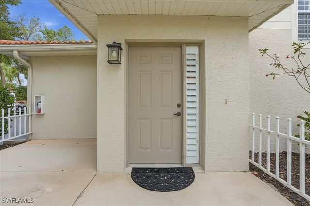 7680 Oleander Gate DR J202, Naples, FL 34109