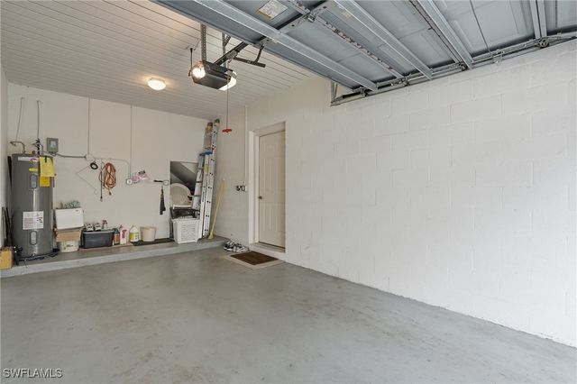 7680 Oleander Gate DR J202, Naples, FL 34109