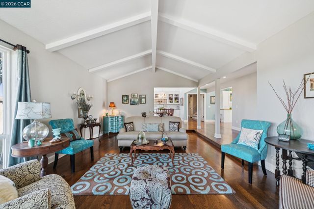 1933 Joseph Dr, Moraga, CA 94556