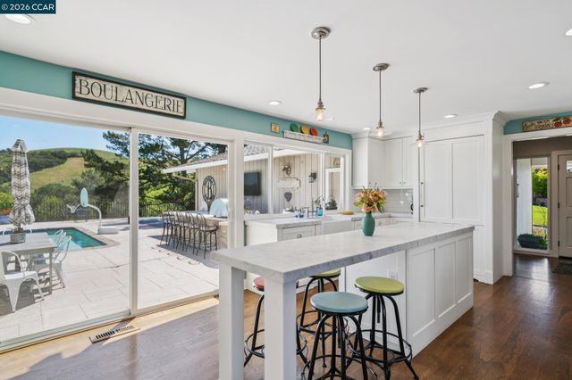 1933 Joseph Dr, Moraga, CA 94556