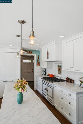 1933 Joseph Dr, Moraga, CA 94556