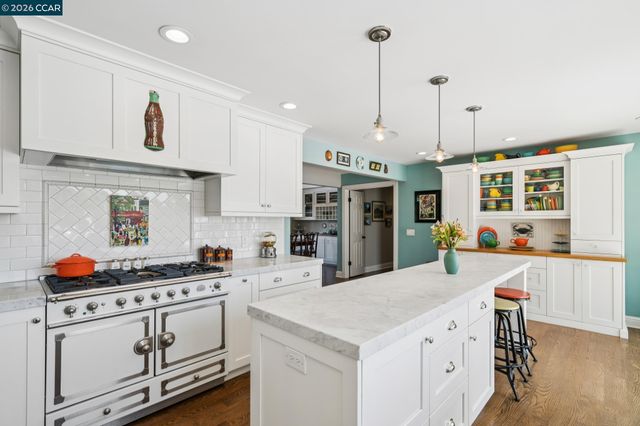 1933 Joseph Dr, Moraga, CA 94556
