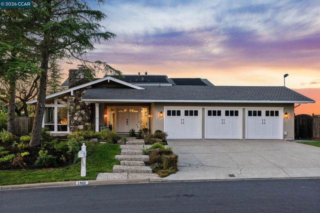 1933 Joseph Dr, Moraga, CA 94556