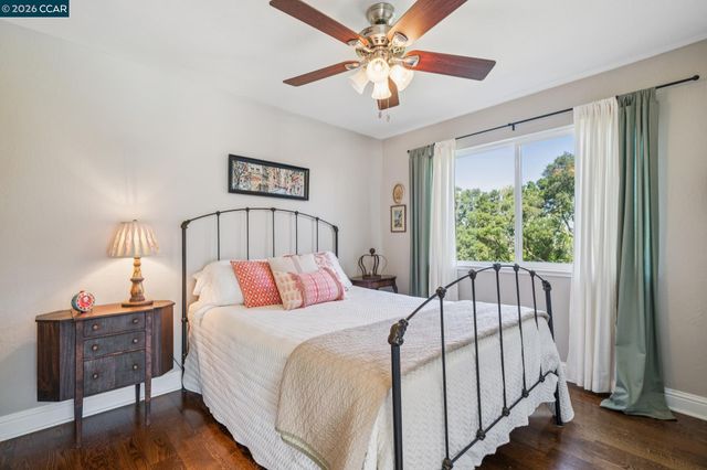 1933 Joseph Dr, Moraga, CA 94556