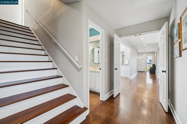 1933 Joseph Dr, Moraga, CA 94556