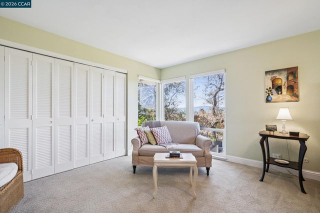 1933 Joseph Dr, Moraga, CA 94556