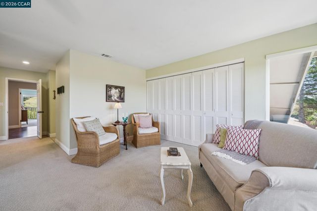1933 Joseph Dr, Moraga, CA 94556