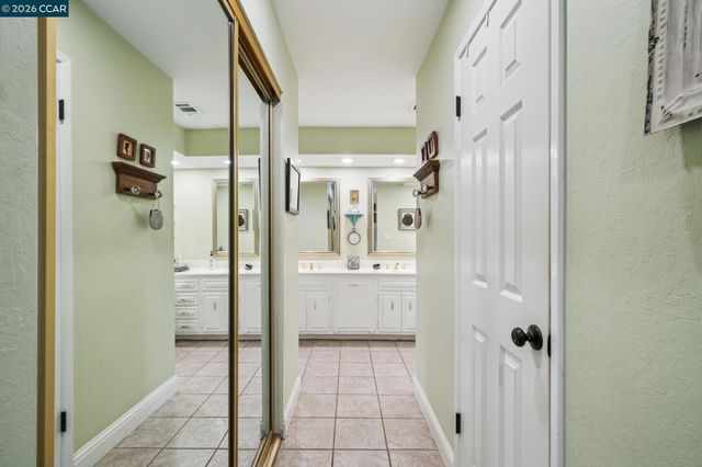 1933 Joseph Dr, Moraga, CA 94556