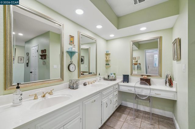 1933 Joseph Dr, Moraga, CA 94556