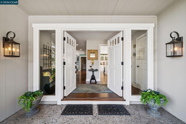 1933 Joseph Dr, Moraga, CA 94556