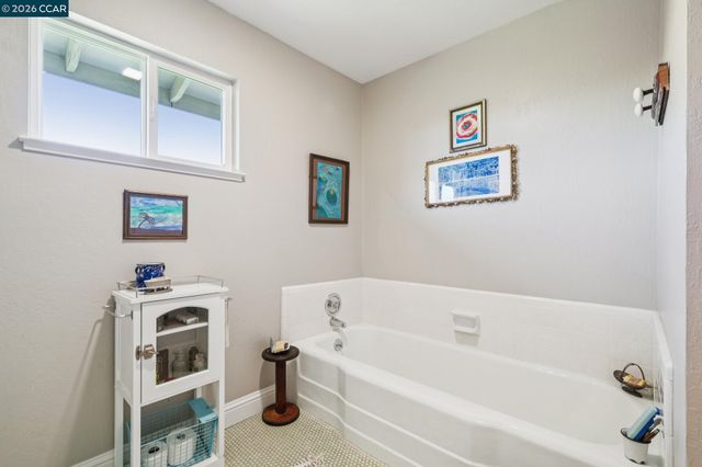 1933 Joseph Dr, Moraga, CA 94556