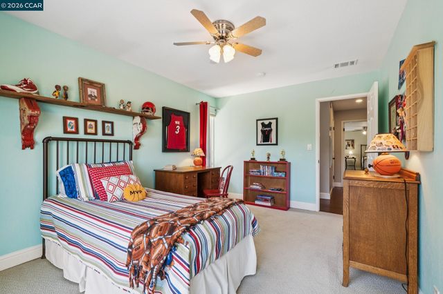 1933 Joseph Dr, Moraga, CA 94556