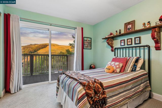 1933 Joseph Dr, Moraga, CA 94556