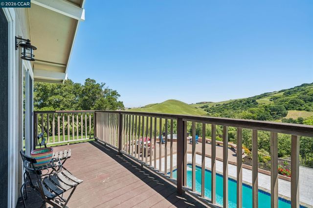 1933 Joseph Dr, Moraga, CA 94556