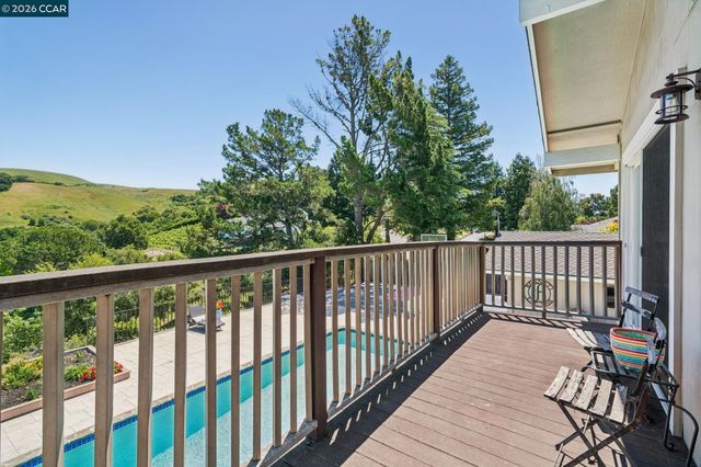 1933 Joseph Dr, Moraga, CA 94556