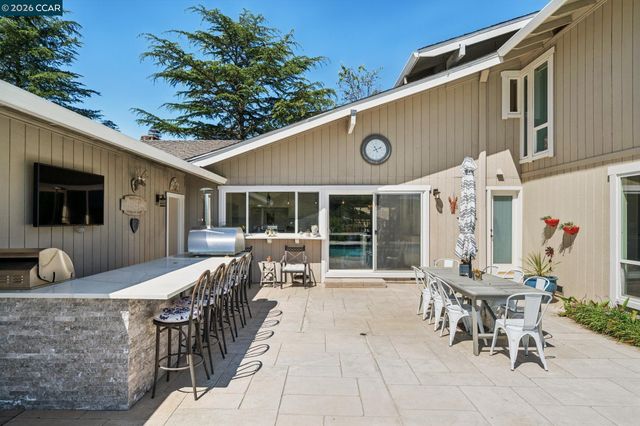 1933 Joseph Dr, Moraga, CA 94556