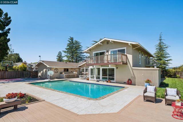 1933 Joseph Dr, Moraga, CA 94556