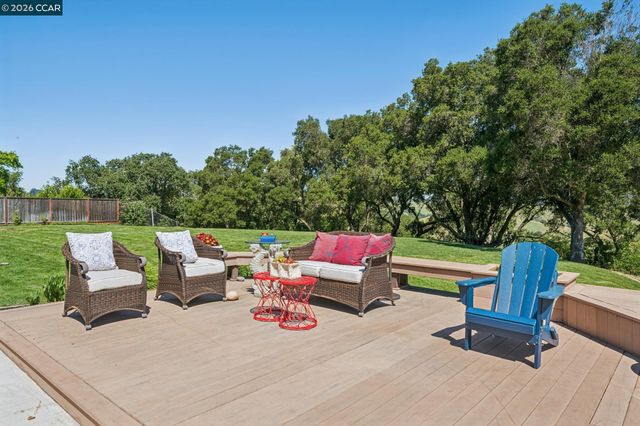 1933 Joseph Dr, Moraga, CA 94556