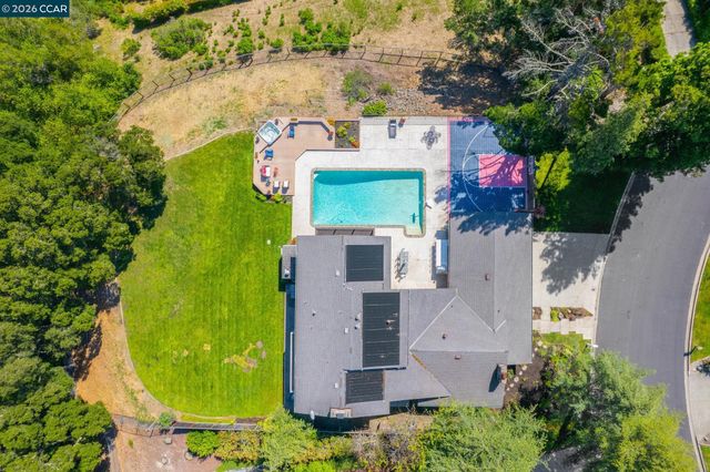 1933 Joseph Dr, Moraga, CA 94556