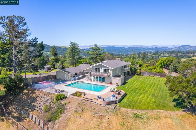 1933 Joseph Dr, Moraga, CA 94556
