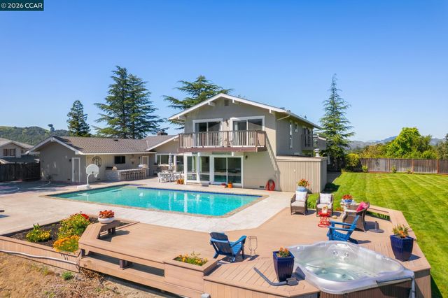 1933 Joseph Dr, Moraga, CA 94556