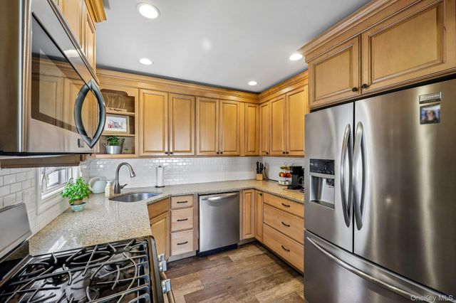 63 Kilburn Road S, West Hempstead, NY 11552