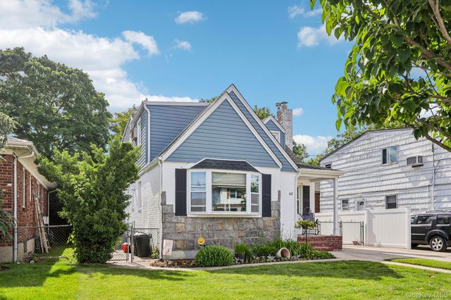 63 Kilburn Road S, West Hempstead, NY 11552