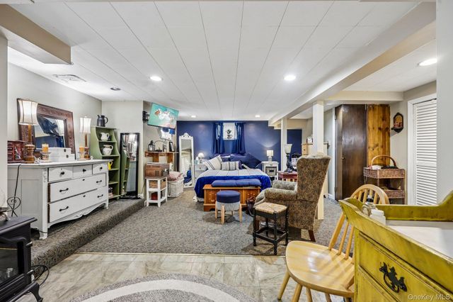 63 Kilburn Road S, West Hempstead, NY 11552