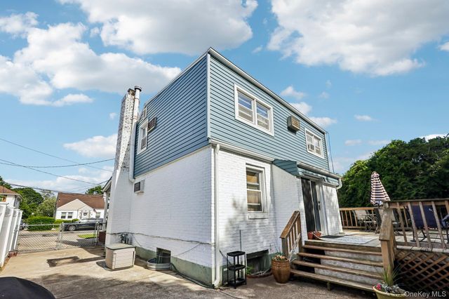 63 Kilburn Road S, West Hempstead, NY 11552