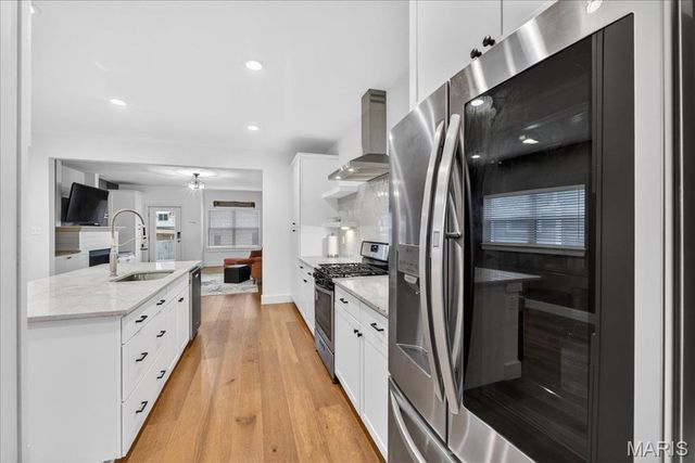 2721 January Avenue, St Louis, MO 63139