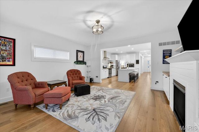 2721 January Avenue, St Louis, MO 63139