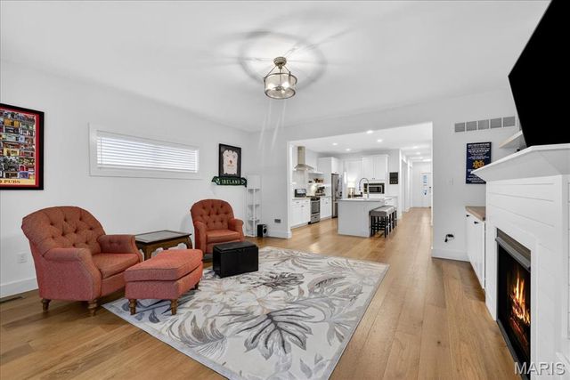 2721 January Avenue, St Louis, MO 63139