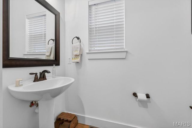 2721 January Avenue, St Louis, MO 63139