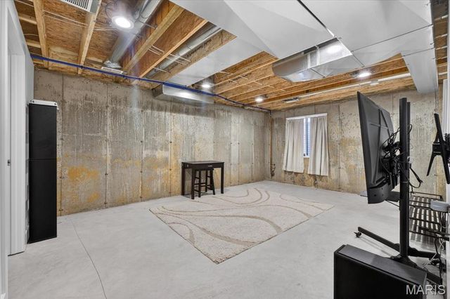 2721 January Avenue, St Louis, MO 63139