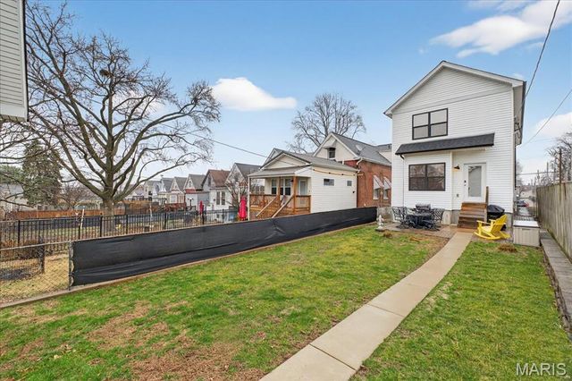 2721 January Avenue, St Louis, MO 63139