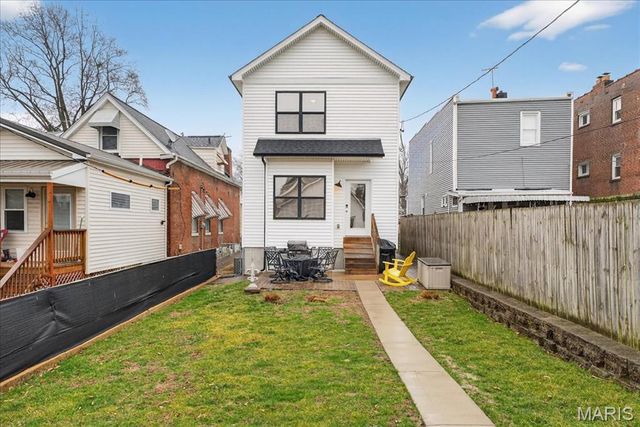 2721 January Avenue, St Louis, MO 63139