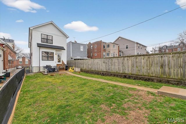 2721 January Avenue, St Louis, MO 63139