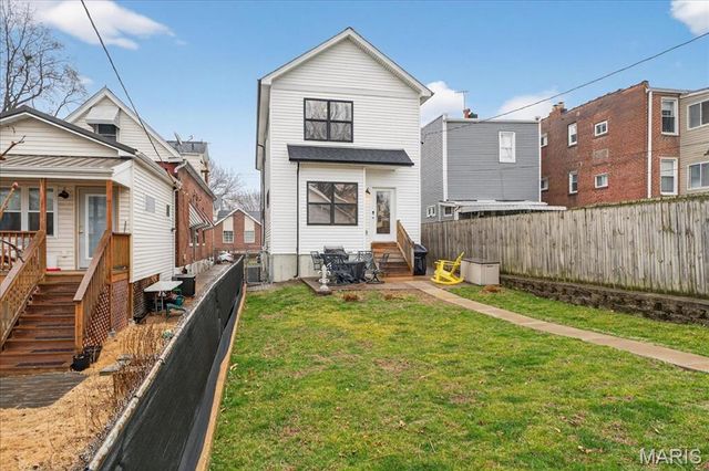 2721 January Avenue, St Louis, MO 63139