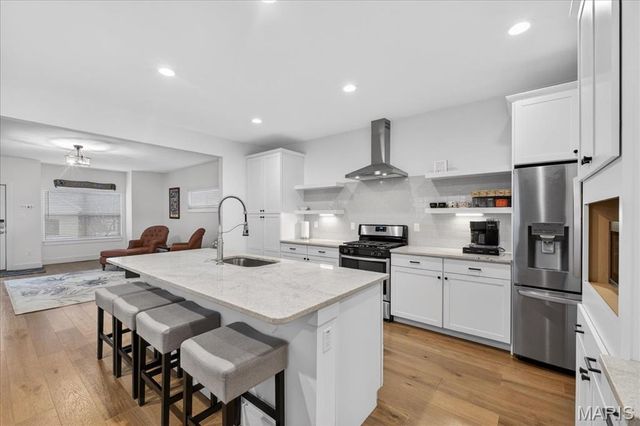 2721 January Avenue, St Louis, MO 63139