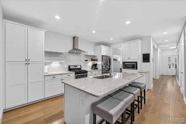 2721 January Avenue, St Louis, MO 63139