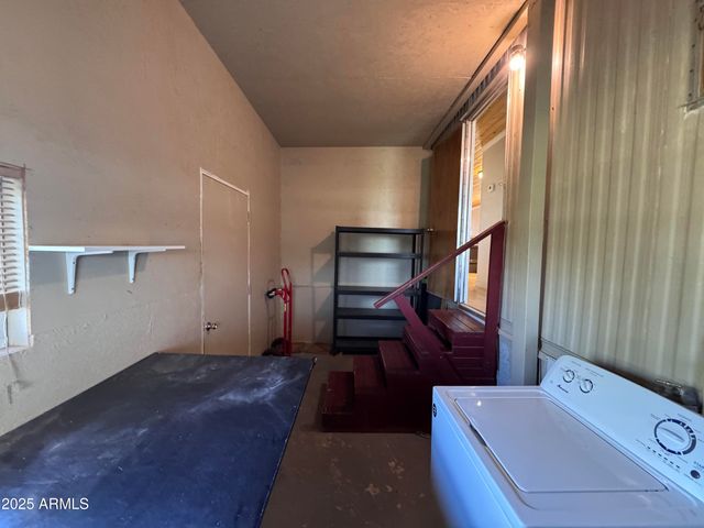174 N HILTON Road, Apache Junction, AZ 85119