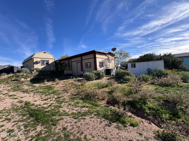 174 N HILTON Road, Apache Junction, AZ 85119