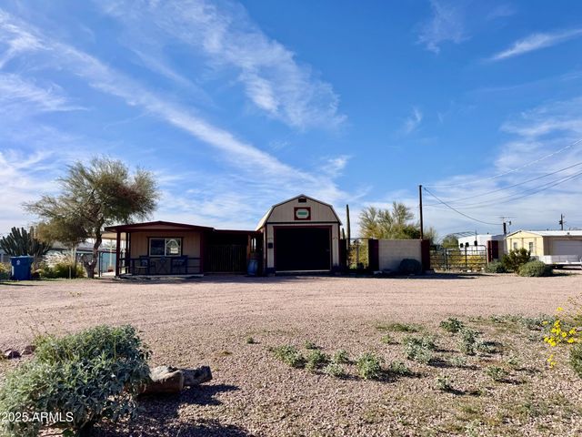 174 N HILTON Road, Apache Junction, AZ 85119
