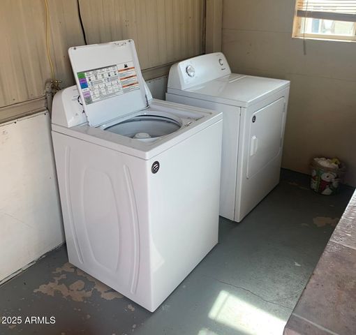 174 N HILTON Road, Apache Junction, AZ 85119