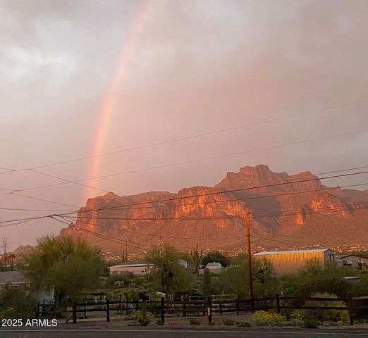 174 N HILTON Road, Apache Junction, AZ 85119