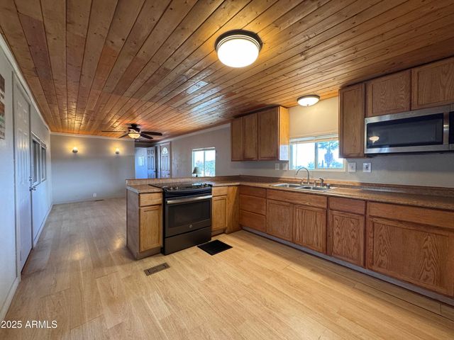 174 N HILTON Road, Apache Junction, AZ 85119