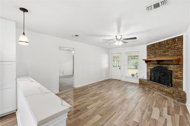 11715 Alamo Drive, La Porte, TX 77571